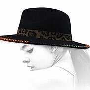 Cappello in feltro verde ricamato